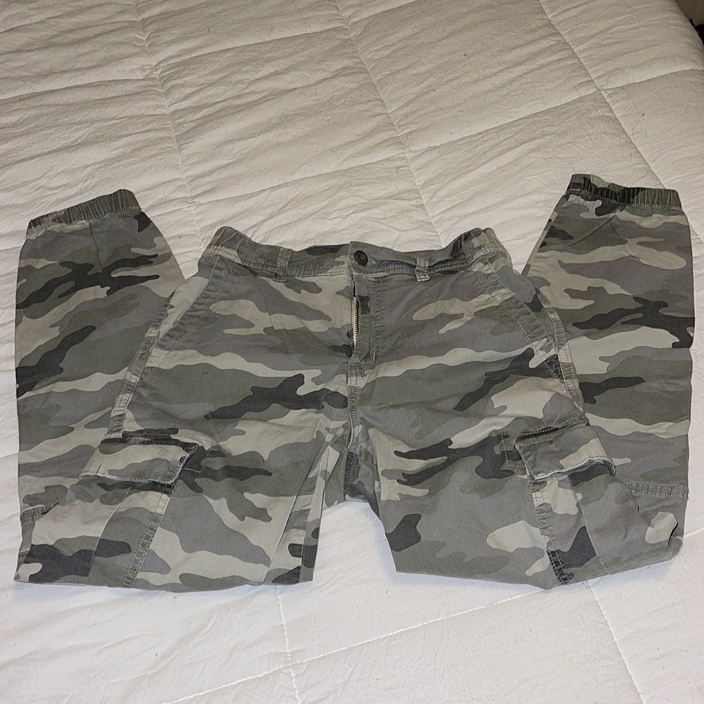 american eagle camo cargo joggers